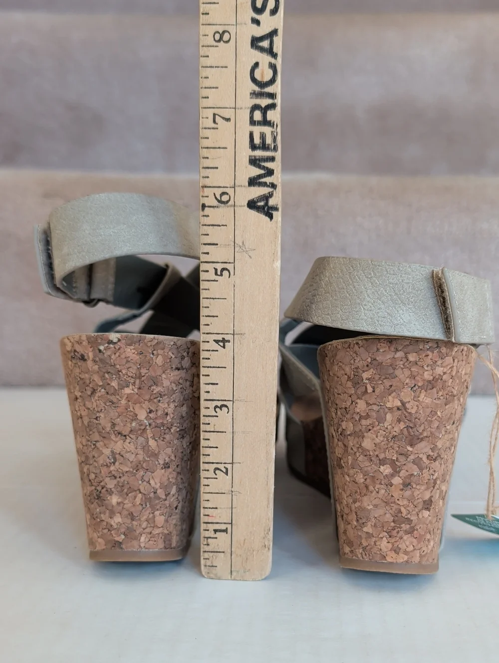 Blowfish Malibu 4Earth Hot Sun Strappy Wedge Sandals 11 Taupe Grey - DEFECT